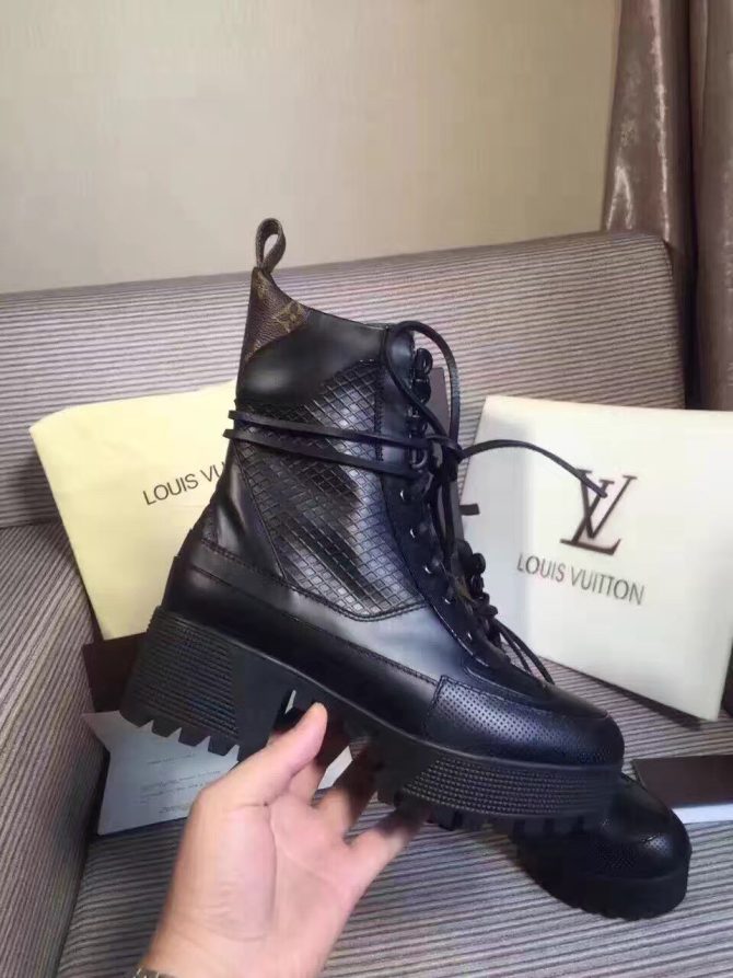 Louis Vuitton Palm Canyon Desert Boots All Black Leather