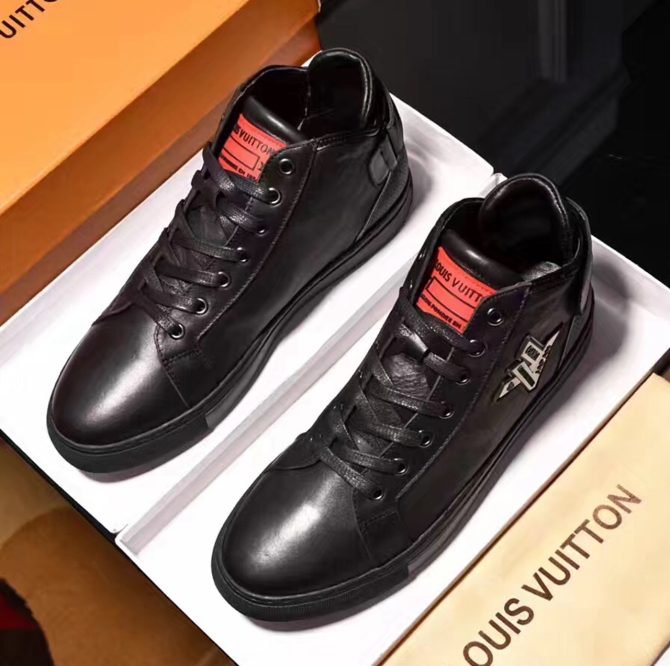 Louis Vuitton Black Calfskin Sneaker For Men ?ﾨ4?ﾩ2017