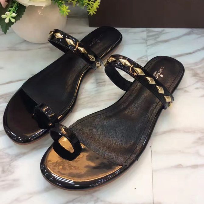 Louis Vuitton Unchain Thong Sandal Black