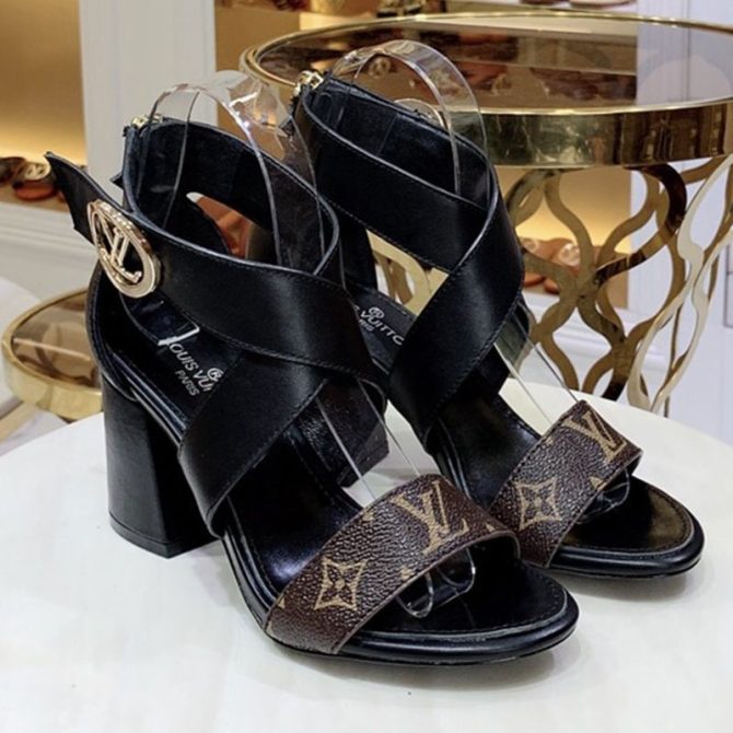 Louis Vuitton Horizon Calfskin Monogram Cross-Over Straps LV Circle Heel Sandals Black