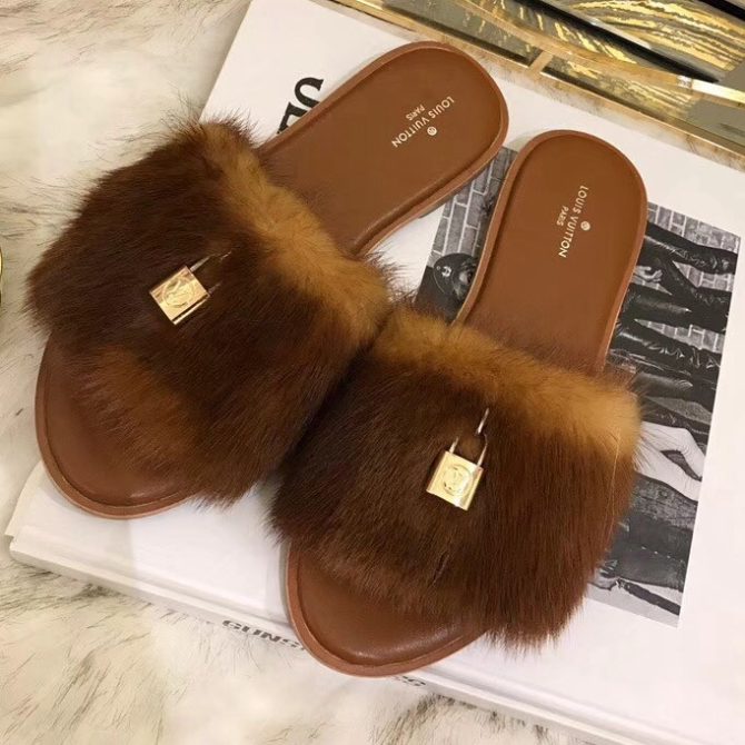 Louis Vuitton LOCK IT Mink Flat Mule Brown