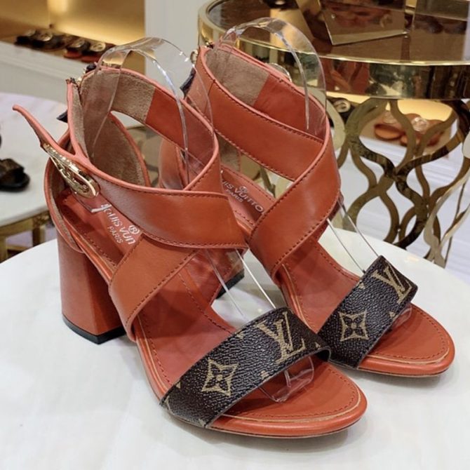 Louis Vuitton Horizon Calfskin Monogram Cross-Over Straps LV Circle Heel Sandals Tan