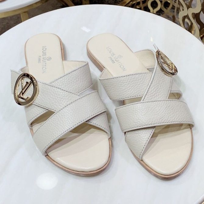 Louis Vuitton Horizon Calfskin LV Circle Flat Mule Sandals White